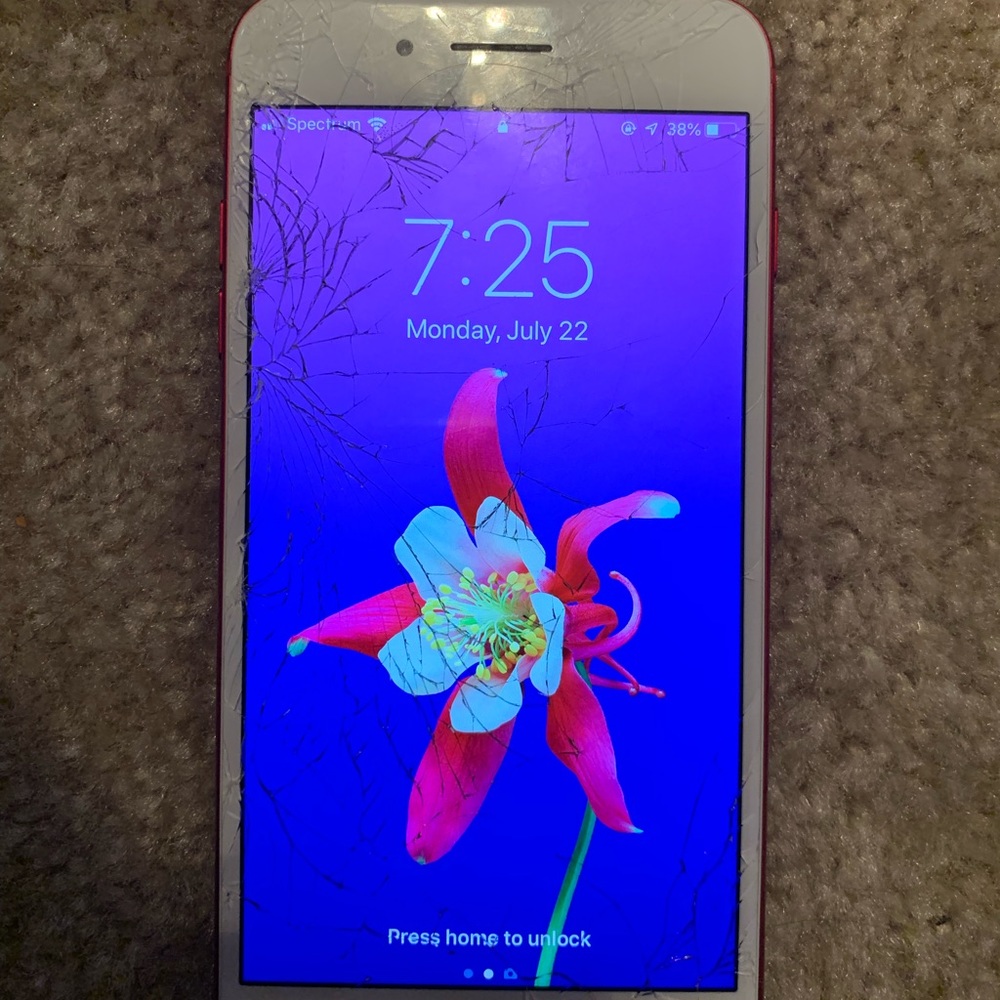iPhone 7Plus (cracked screen)